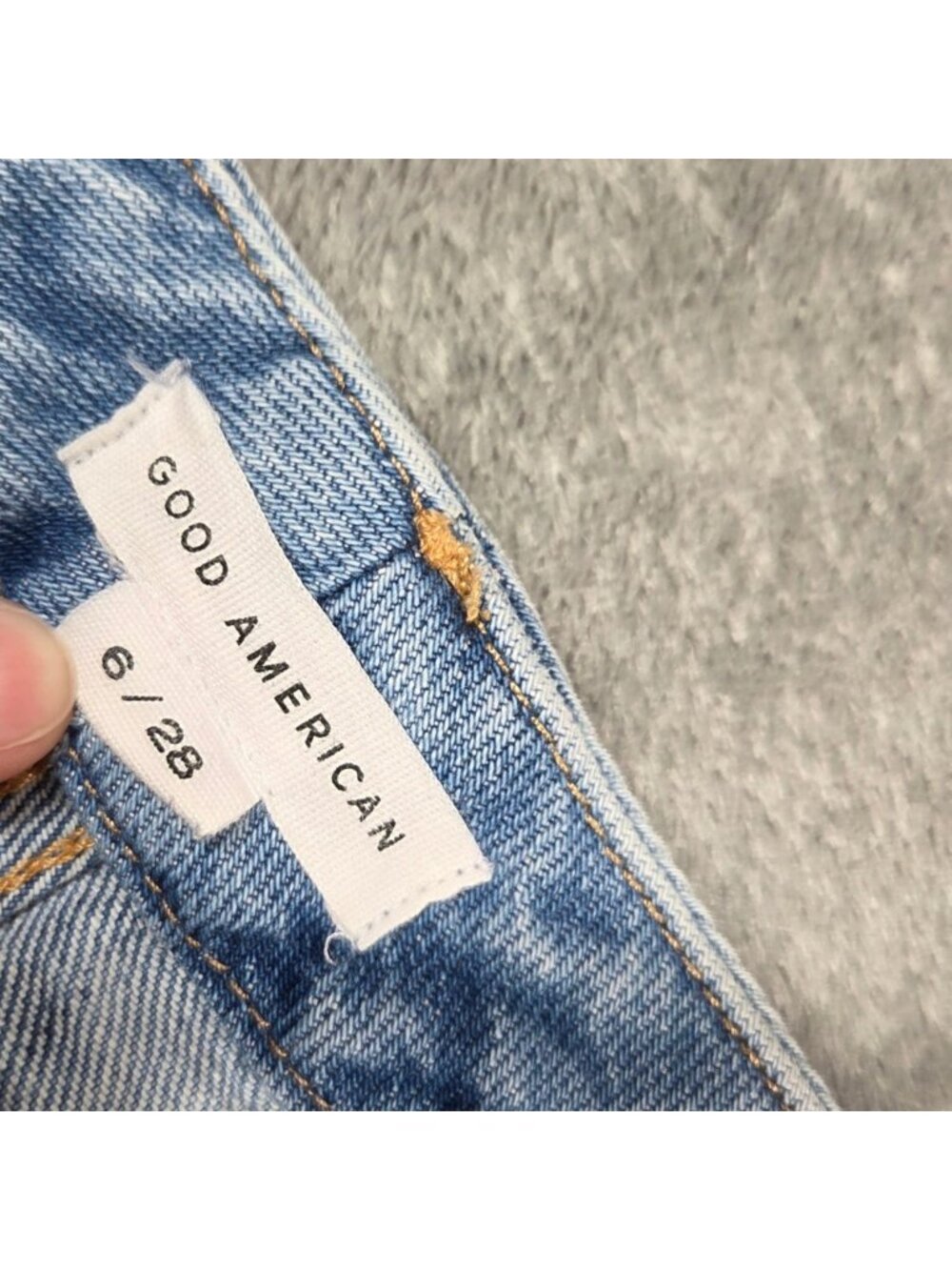 Good American Jeans 6 / 28 Blue The Weekender Retro Frayed Tapered Denim - Picture 2 of 7